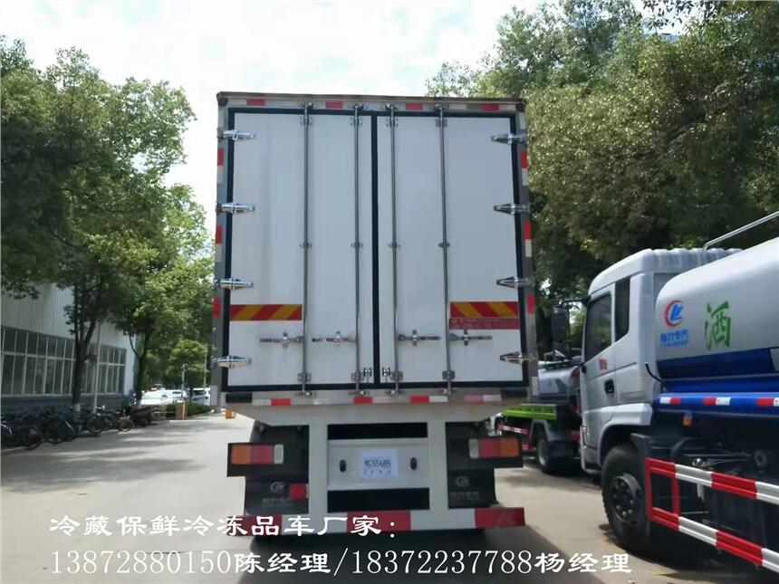 钦州市庆铃国六100P柴油单排蔬菜水果厢式冷藏车